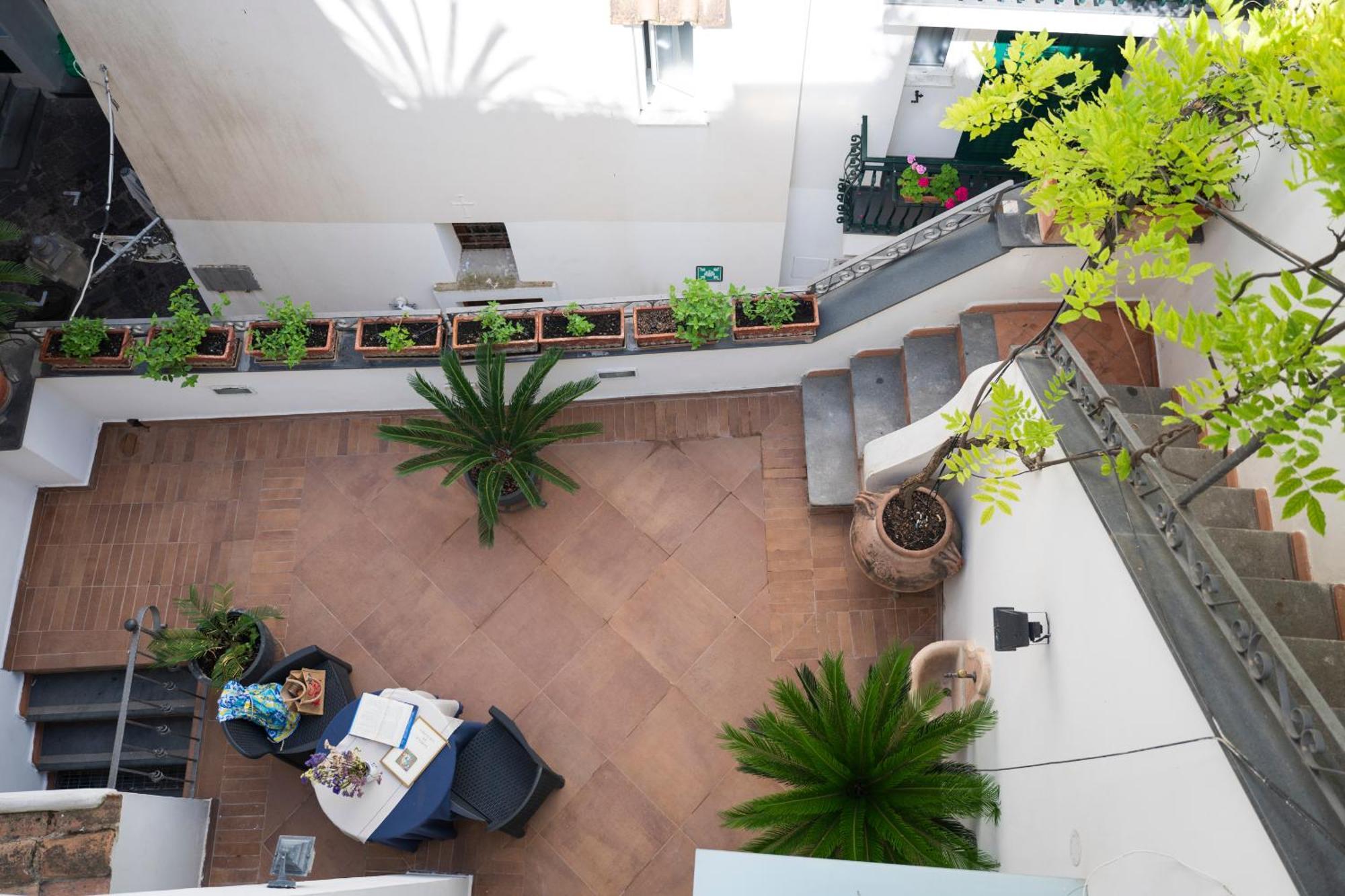 Aparthotel Antica Repubblica In Amalfi Center At 100Mt From The Sea Exterior photo