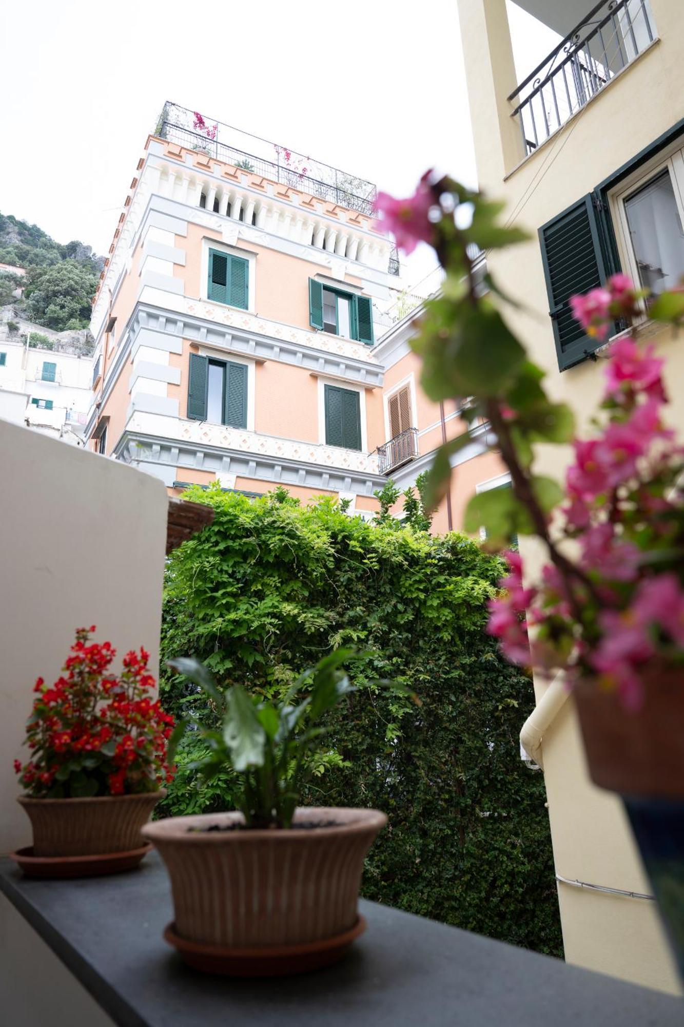 Aparthotel Antica Repubblica In Amalfi Center At 100Mt From The Sea Exterior photo